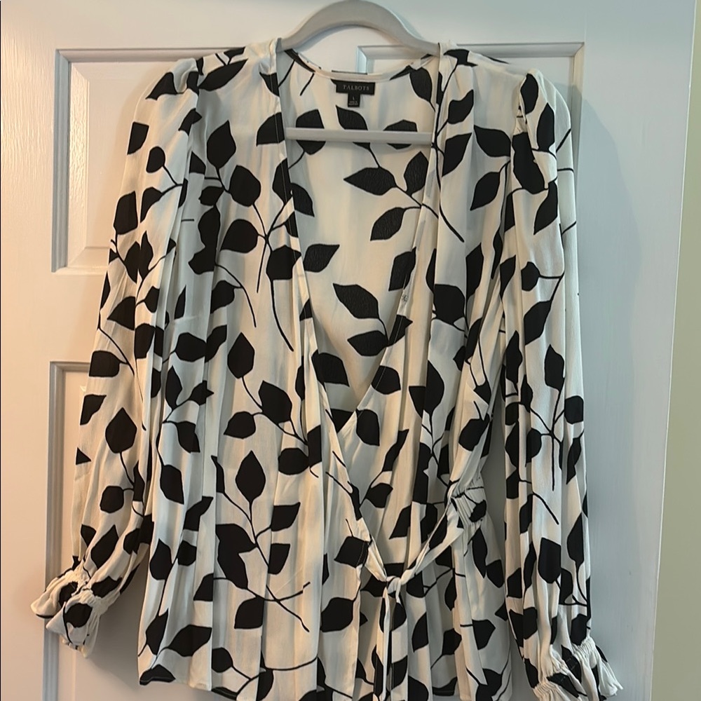 Black and White Leaf Print Women's Top